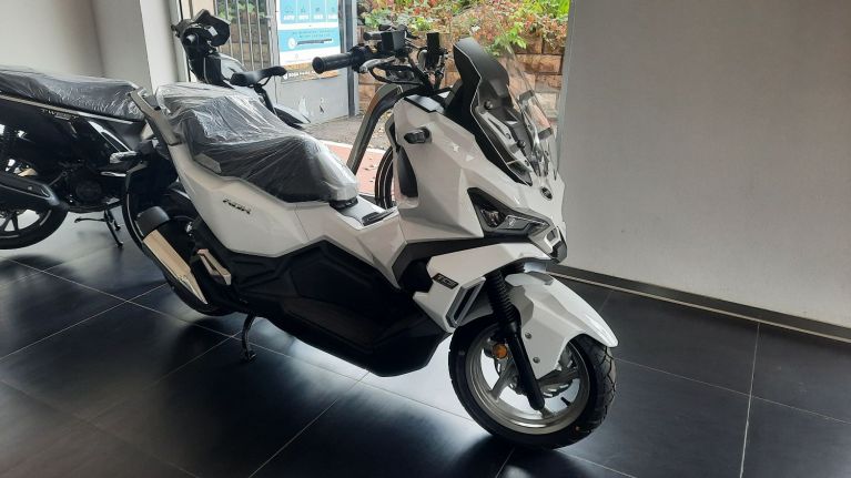 ADX 125